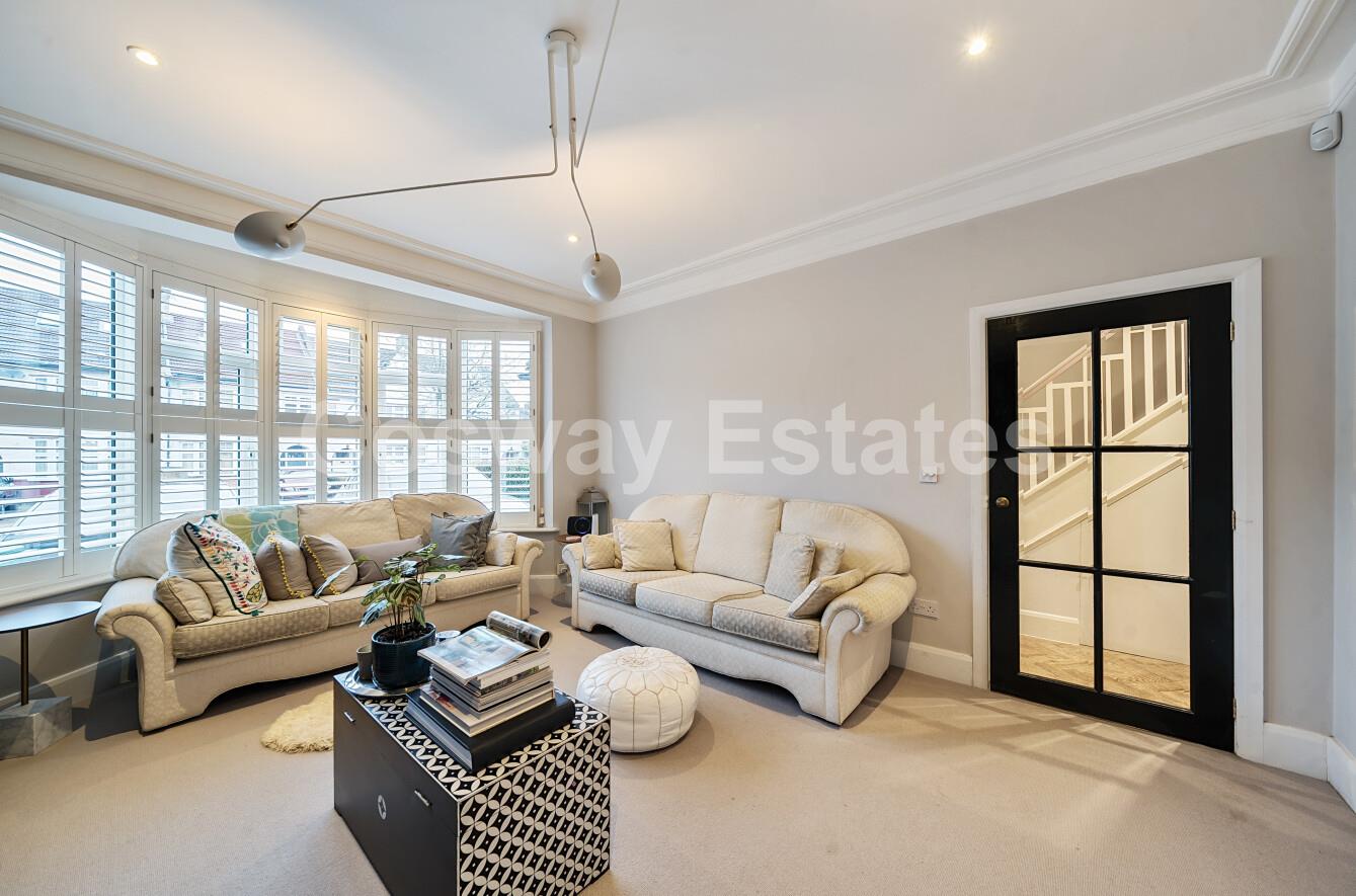 Brockenhurst Gardens, Mill Hill, NW7, London